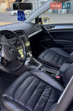 Хэтчбек Volkswagen e-Golf 2016 в 