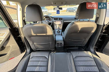 Хэтчбек Volkswagen e-Golf 2016 в 