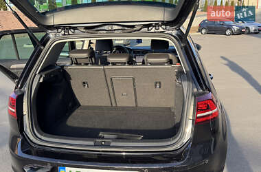 Хэтчбек Volkswagen e-Golf 2016 в 