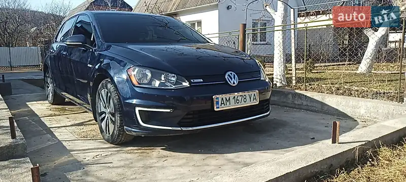 Хэтчбек Volkswagen e-Golf 2016 в 