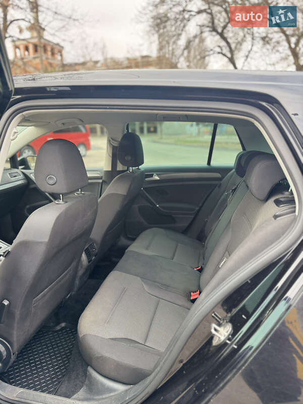 Хэтчбек Volkswagen e-Golf 2017 в Николаеве