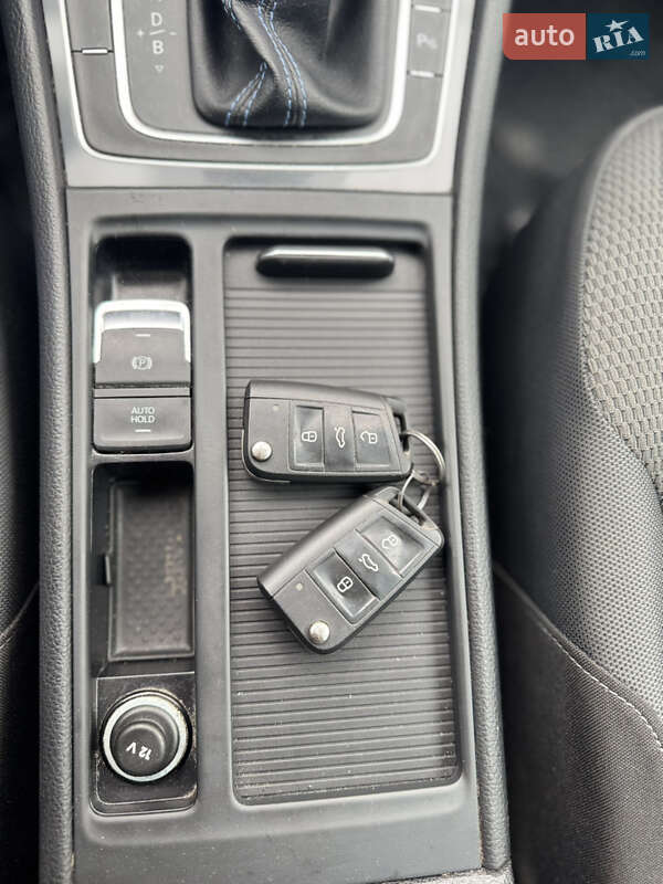 Хэтчбек Volkswagen e-Golf 2017 в Николаеве