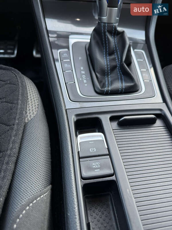 Хетчбек Volkswagen e-Golf 2018 в Львові