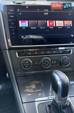 Хэтчбек Volkswagen e-Golf 2018 в 