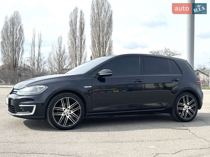 Хетчбек Volkswagen e-Golf 2017 в Харкові