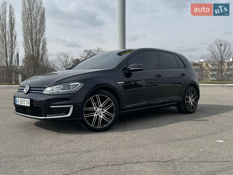 Хетчбек Volkswagen e-Golf 2017 в Харкові