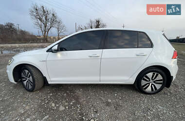 Хетчбек Volkswagen e-Golf 2018 в 