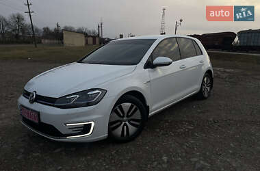 Хетчбек Volkswagen e-Golf 2018 в 
