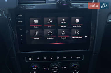 Хетчбек Volkswagen e-Golf 2018 в 