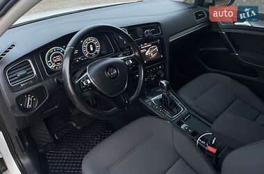 Хетчбек Volkswagen e-Golf 2018 в 