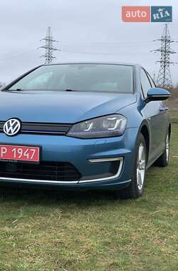 Хэтчбек Volkswagen e-Golf 2016 в Южноукраинске