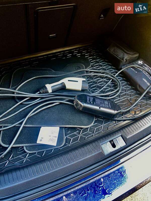 Хетчбек Volkswagen e-Golf 2015 в Дніпрі