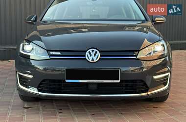 Хэтчбек Volkswagen e-Golf 2020 в 