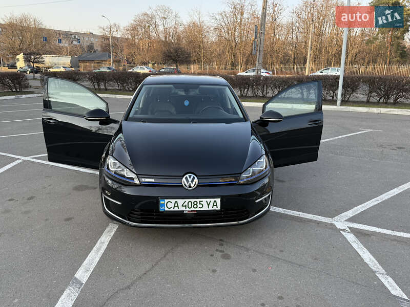 Хэтчбек Volkswagen e-Golf 2015 в 