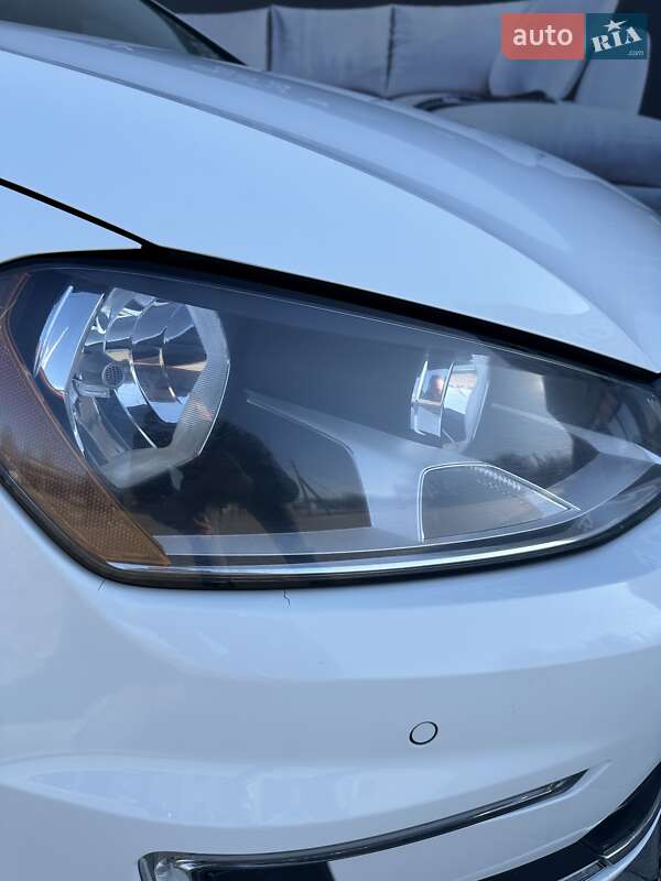 Хетчбек Volkswagen e-Golf 2014 в Івано-Франківську фото 27 Хетчбек Volkswagen e-Golf 2014 в Івано-Франківську