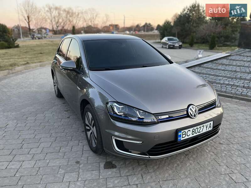 Volkswagen e-Golf 2015