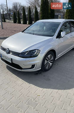 Хетчбек Volkswagen e-Golf 2016 в 