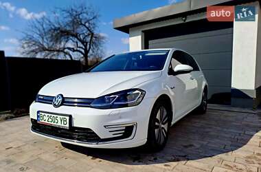 Хэтчбек Volkswagen e-Golf 2020 в 