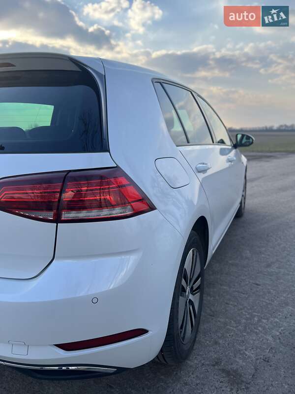 Хетчбек Volkswagen e-Golf 2017 в Полтаві