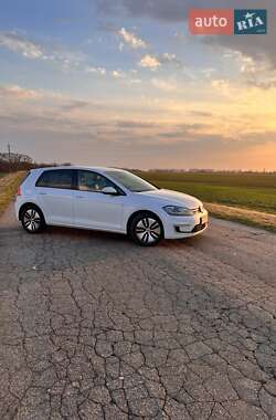 Хэтчбек Volkswagen e-Golf 2017 в Полтаве