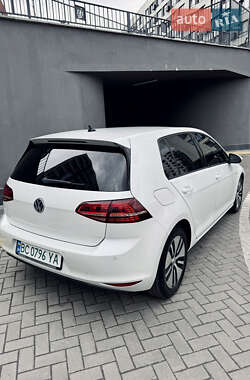 Хетчбек Volkswagen e-Golf 2016 в 