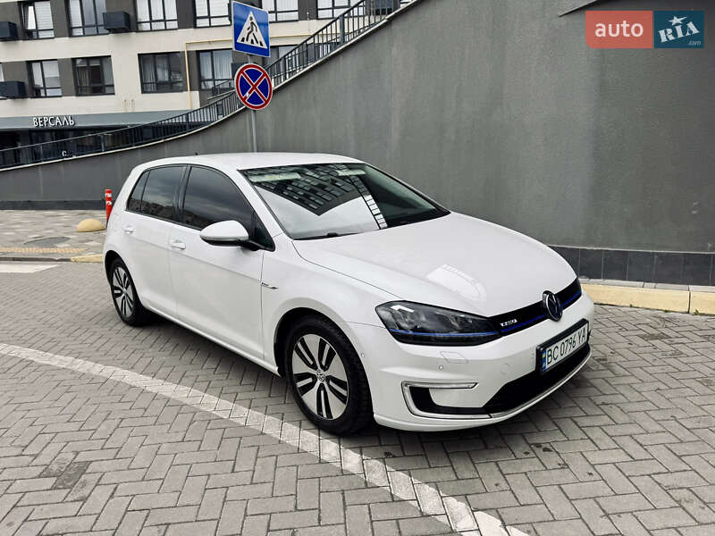 Хетчбек Volkswagen e-Golf 2016 в 