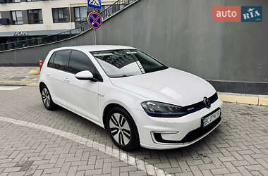 Хетчбек Volkswagen e-Golf 2016 в 