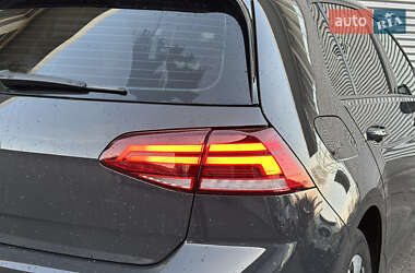 Хетчбек Volkswagen e-Golf 2020 в 