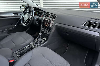 Хетчбек Volkswagen e-Golf 2020 в 