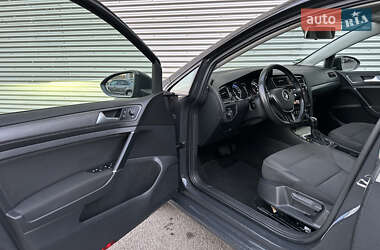 Хетчбек Volkswagen e-Golf 2020 в 
