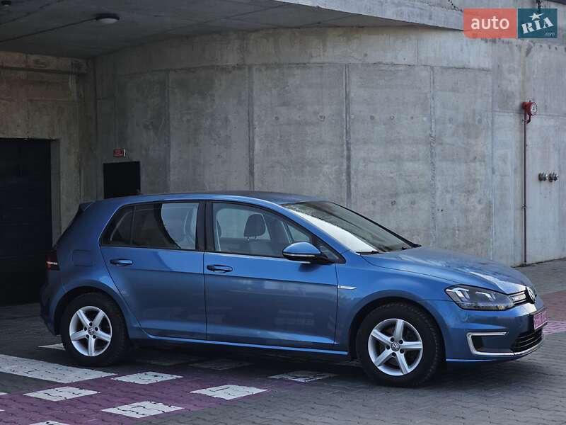 Хэтчбек Volkswagen e-Golf 2015 в 