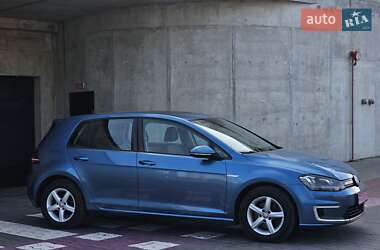 Хэтчбек Volkswagen e-Golf 2015 в 