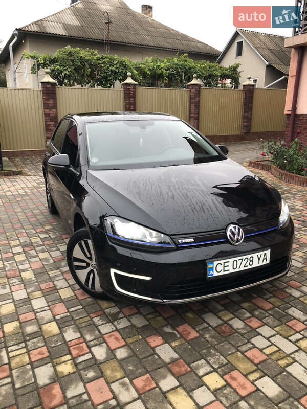 Хетчбек Volkswagen e-Golf 2016 в Чернівцях