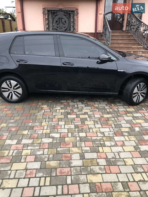 Хетчбек Volkswagen e-Golf 2016 в Чернівцях