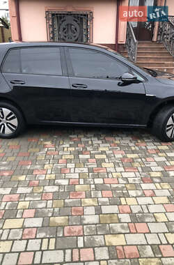 Хэтчбек Volkswagen e-Golf 2016 в 