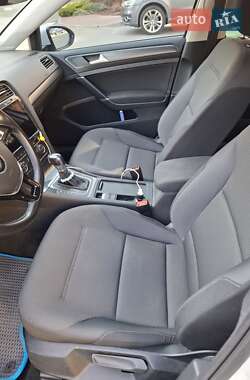 Хэтчбек Volkswagen e-Golf 2018 в 