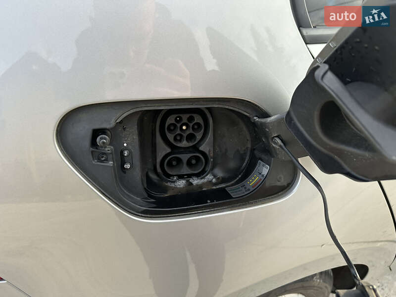 Хетчбек Volkswagen e-Golf 2020 в Ужгороді