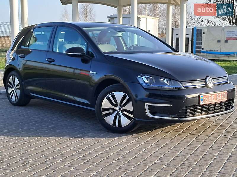 Хэтчбек Volkswagen e-Golf 2016 в 