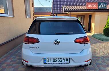 Хэтчбек Volkswagen e-Golf 2017 в 