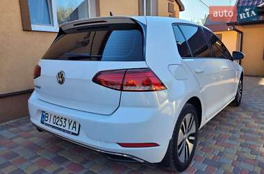 Хэтчбек Volkswagen e-Golf 2017 в 