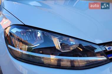 Хэтчбек Volkswagen e-Golf 2017 в 