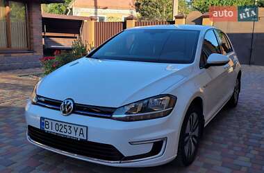 Хэтчбек Volkswagen e-Golf 2017 в 