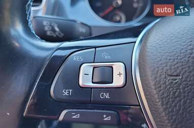 Хэтчбек Volkswagen e-Golf 2017 в 