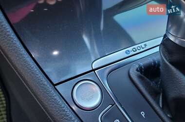 Хэтчбек Volkswagen e-Golf 2017 в 