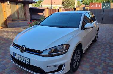 Хэтчбек Volkswagen e-Golf 2017 в 