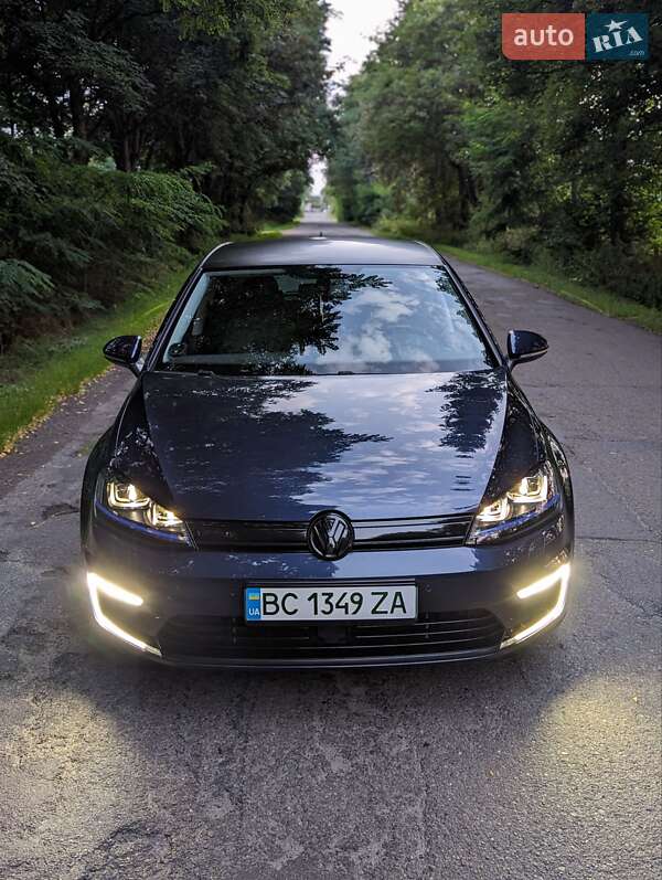Volkswagen e-Golf 2016