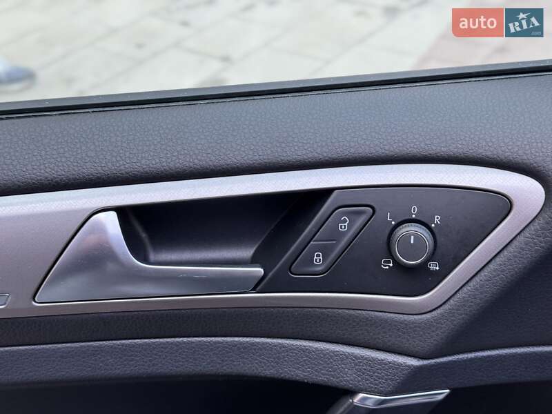 Хетчбек Volkswagen e-Golf 2015 в Луцьку