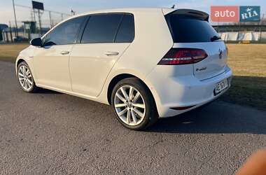 Хэтчбек Volkswagen e-Golf 2015 в 