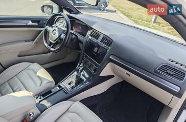 Хэтчбек Volkswagen e-Golf 2018 в 