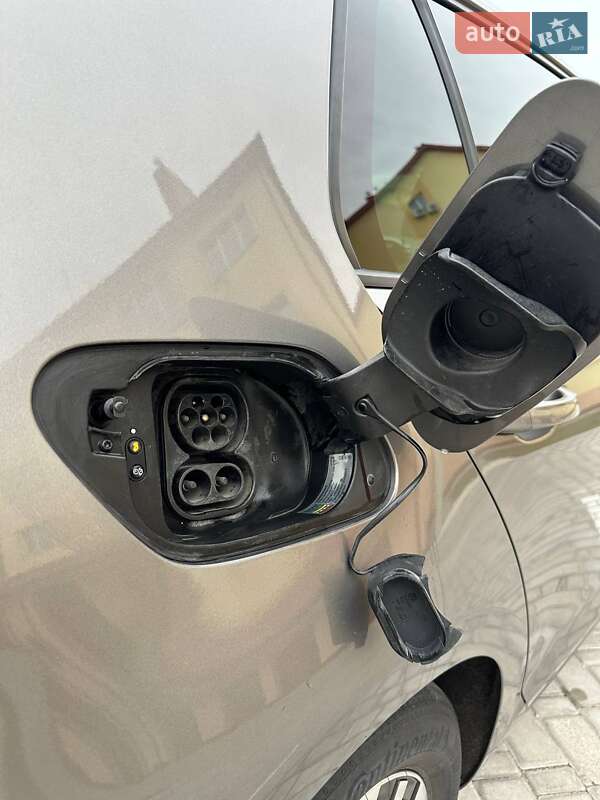 Хэтчбек Volkswagen e-Golf 2015 в Львове